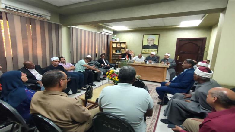 رئيس قطاع المعاهد يلتقي قيادات الأزهر بالأقصر لمتابعة امتحانات الثانوية