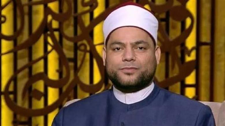 إمام مسجد عمرو بن العاص: افتحوا بيوتكم للفقراء والمساكين.. اللقم تمنع النقم