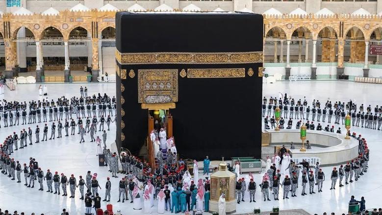 خطوات الحصول على تأشيرة العمرة عبر تطبيق نسك 2026