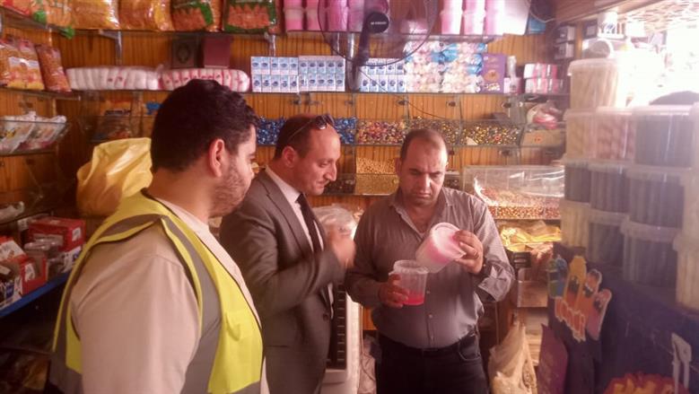 ضبط كمية من «التارترازين» في محال بيع تسالي ببني سويف.. لتلوين اللب والسوداني