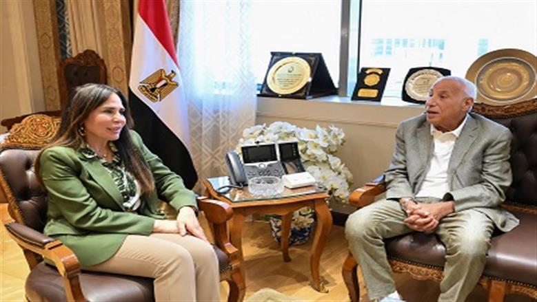 وزيرة الإسكان تستقبل رئيس نادي الزمالك: الدولة حريصة على دعم الكيانات الوطنية 