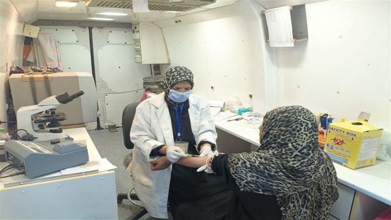 جامعة المنيا تنظم قافلة طبية مجانية بقرية السلام ضمن «حياة كريمة»