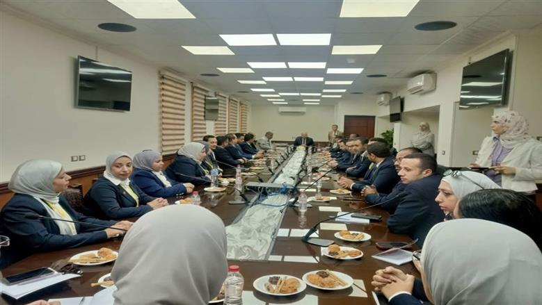 رئيس «القناة للكهرباء» يستقبل الدفعة 42 بمركز إعداد القادة 