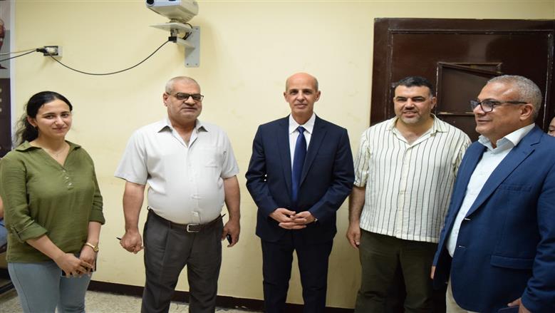 رئيس جامعة بني سويف يتفقد المرضى الفلسطينيين