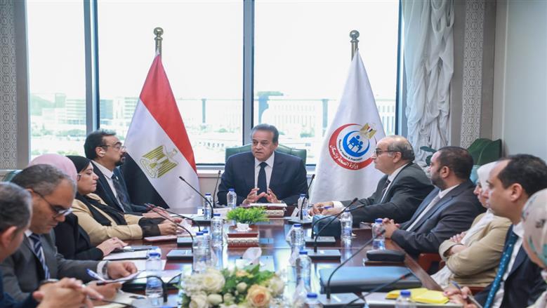وزير الصحة يتابع إنشاء مجمع لتصنيع الأجهزة التعويضية ويوجه بتوفير كوادر لخدمة ذوي الهمم