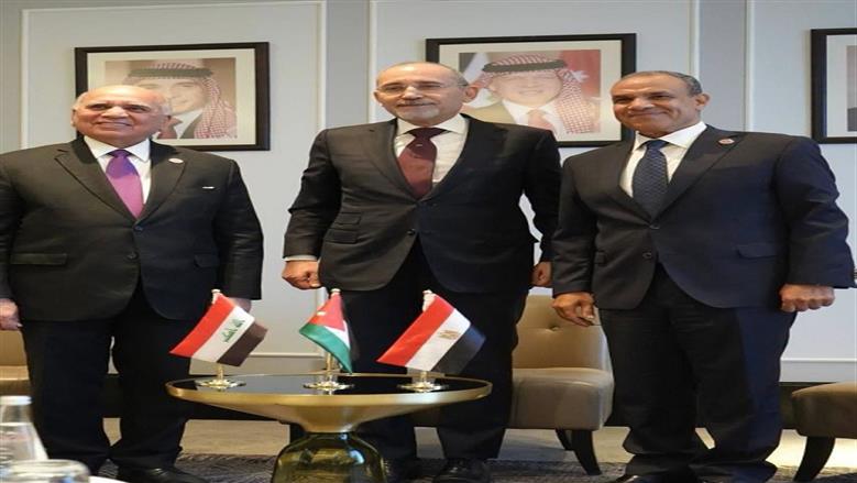 وزير الخارجية يؤكد التزام مصر بدعم آلية التعاون مع الأردن والعراق وتحويلها لمشروعات عملية