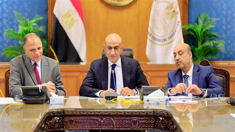 مستشار وزير التعليم يوجه بالالتزام بمواعيد دخول اللجان وتوزيع أسئلة الثانوية العامة