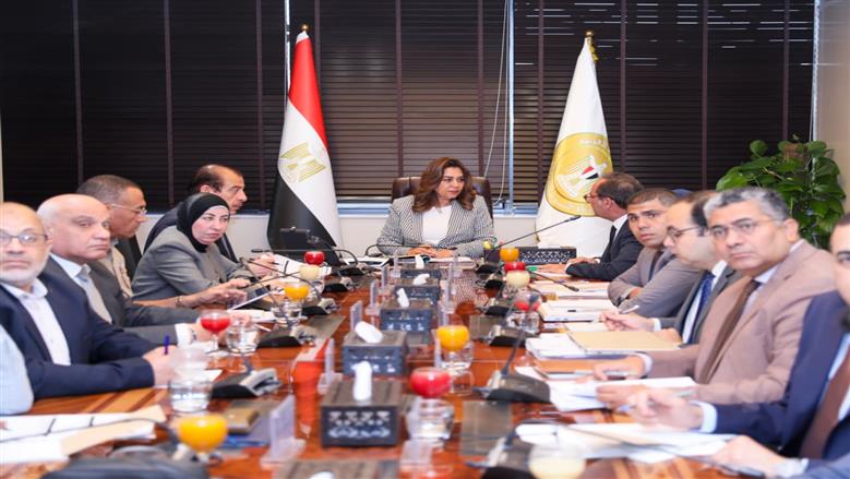 وزيرة البيئة: تعميم منظومة سجل البيانات البيئية الموحد على المنشآت الصناعية لتبسيط الإجراءات