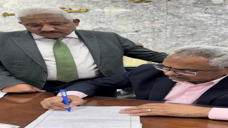 محافظ سوهاج يوجه بتوفير مشروع رزق دائم ومساعدات عاجلة لربة منزل 