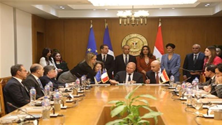 وزير النقل يوقع خطاب نوايا لإنشاء مدرستين للتكنولوجيا التطبيقية بمعهد وردان ومدينة بدر