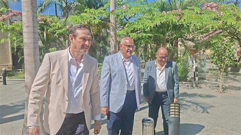 اجتماع رباعي لمتابعة تطوير منطقة العتبة والمسارح التاريخية
