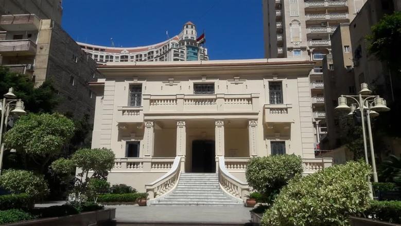 لو موهوب.. ورشة أسس التمثيل بقطاع الفنون التشكيلية