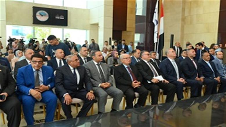  البورصة المصرية تقرع الجرس احتفاءً بالقيد المؤقت لـ 4 شركات حكومية