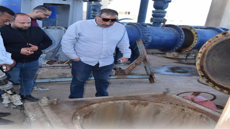 رئيس «مياه القناة» يتابع أعمال الإحلال والتجديد بمحطات الصرف الصحي