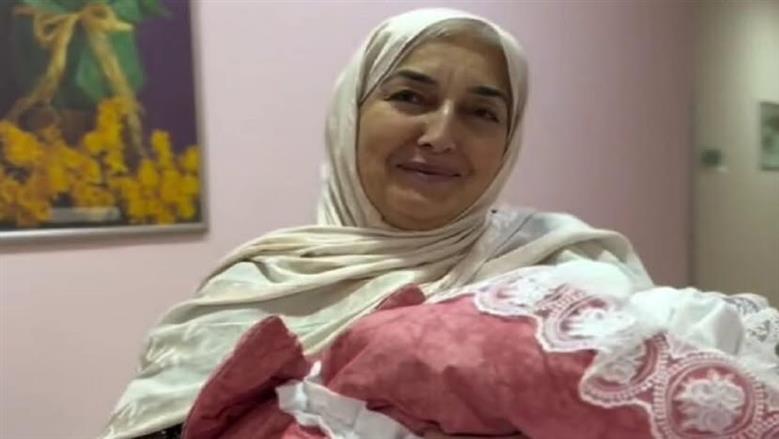 بعد 38 سنة من الانتظار.. سيدة تُرزق بمولودها الأول في عمر 63 عاما