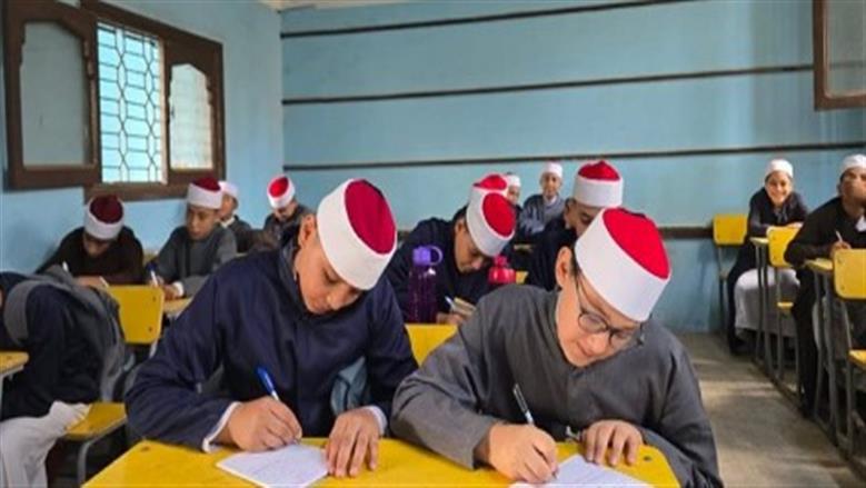 انطلاق امتحان مادة البلاغة لطلاب القسم العلمي بالثانوية الأزهرية
