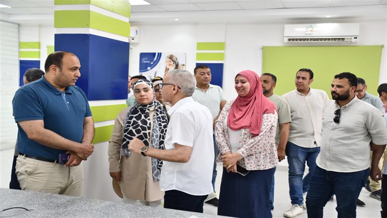رئيس «مياه الجيزة» يجري جولة ميدانية بمحطات الصف وأطفيح لضمان جودة الخدمات