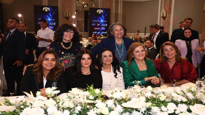 عوض تشارك في تكريم عدد من القيادات النسائية ضمن 50 سيدة أكثر تأثيراً في مؤسسات الأعمال والمجتمع