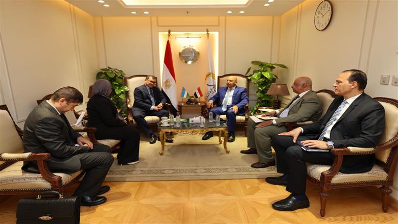 وزير النقل يبحث مع سفير أوزبكستان بالقاهرة آليات تعزيز التعاون المشترك