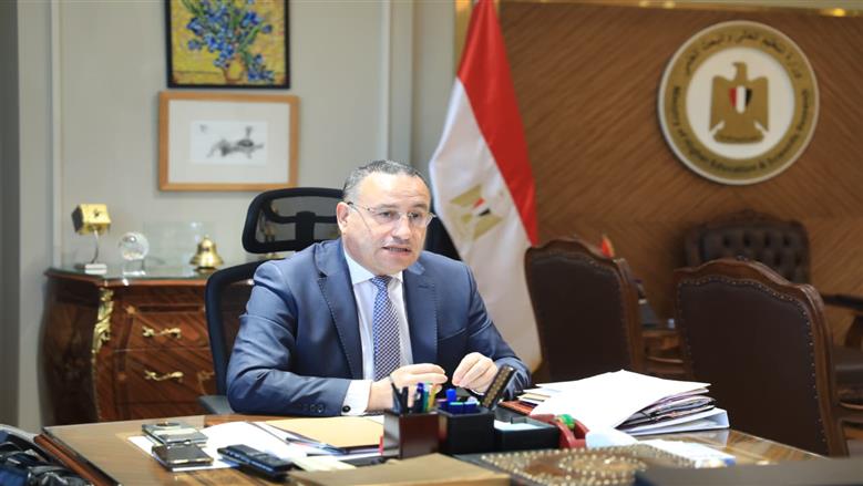 وزير التعليم العالي يوجه بدراسة إنشاء منطقة صناعية بالجامعة المصرية اليابانية