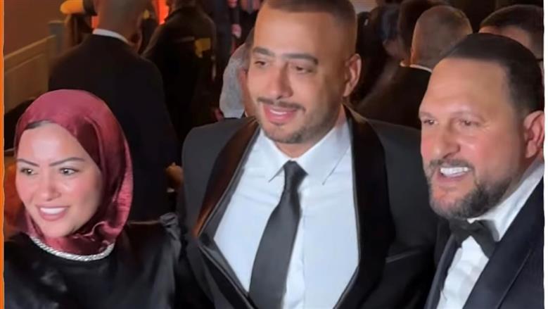 بصحبة زوجته.. عصام السقا يحضر حفل زفاف ابنة شقيق الفنان عماد زيادة