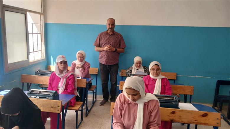 وكيل «تعليم بني سويف»: أكثر من 65 ألف طالب يؤدون امتحانات الشهادة الإعدادية اليوم 