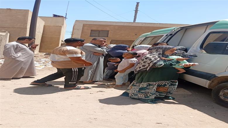 قافلة طبية لتقديم خدمات الكشف وصرف العلاج مجانا لأهالي قرية أبو غالب بالجيزة