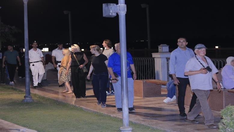 ممشى كورنيش بني سويف يستقبل فوجًا من السائحين الألما