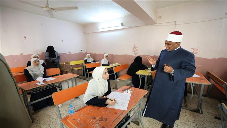 رئيس قطاع المعاهد الأزهرية يتفقد لجان الجيزة لمتابعة امتحانات الثانوية