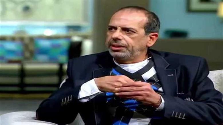 «أنت علمت أخويا السجاير».. الفنان محمد الصاوي يروي موقفا كوميديا مع عادل إمام