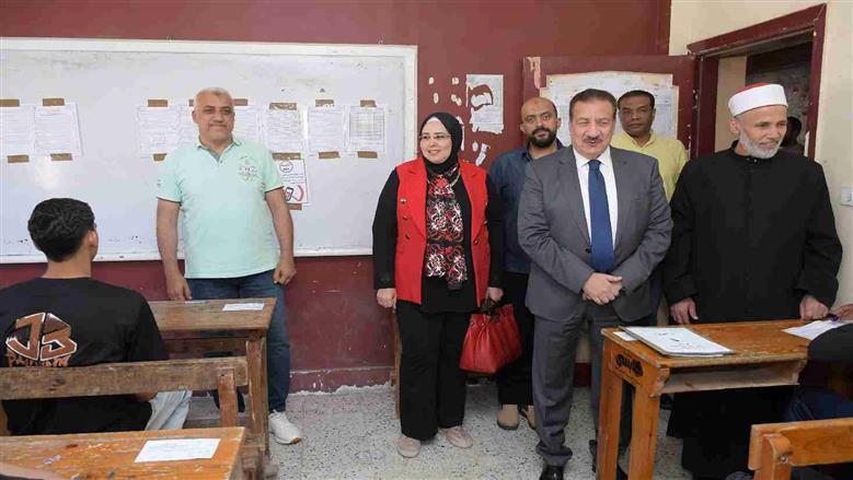 محافظ بورسعيد يتفقد امتحانات الشهادة الثانوية الأزهرية