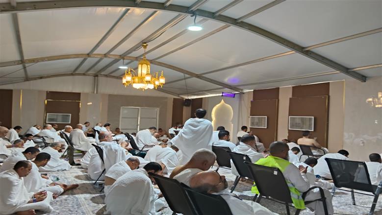 «غرفة السياحة»: رصدنا بعض الملاحظات في مخيمات عرفات.. وسنحاسب المسؤول عنها