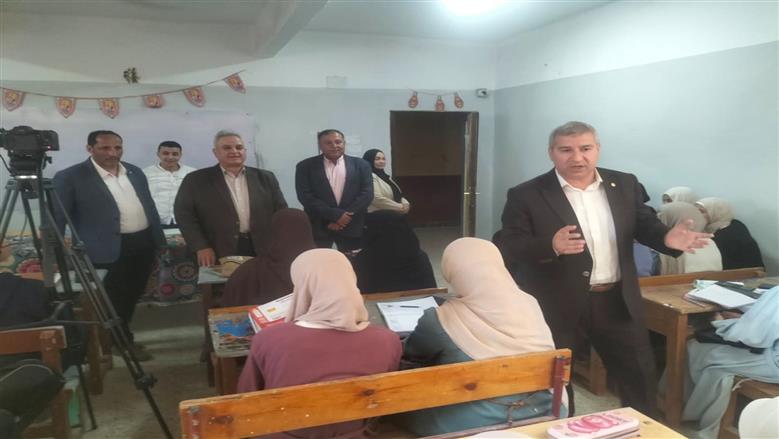 إقبال كثيف على المراجعات المجانية للثانوية العامة ضمن مبادرة «ساعة خير» في الشرقية 
