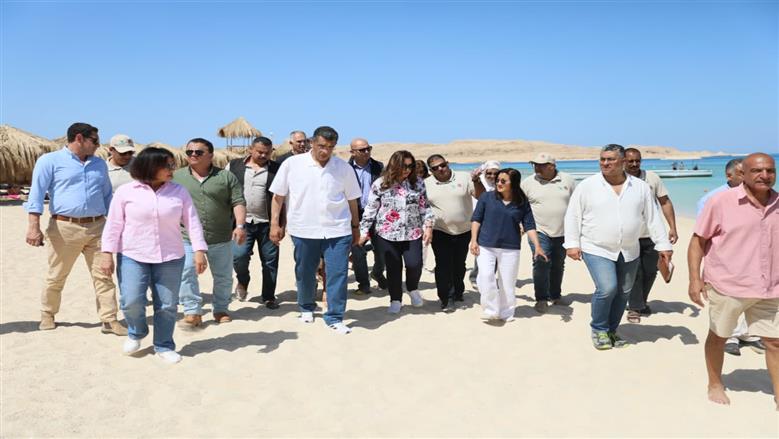 وزيرة البيئة توجه بسرعة تطبيق المنظومة الإلكترونية لحجز الرحلات البحرية في المحميات