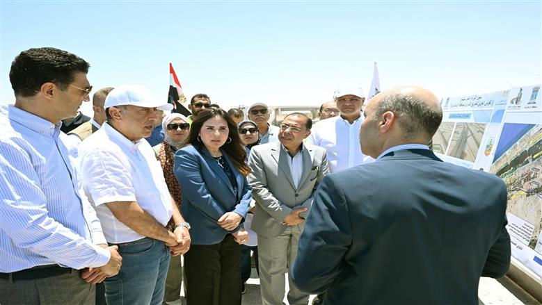 رئيس الوزراء يتفقد مشروع محور اللواء عمر سليمان بالإسكندرية