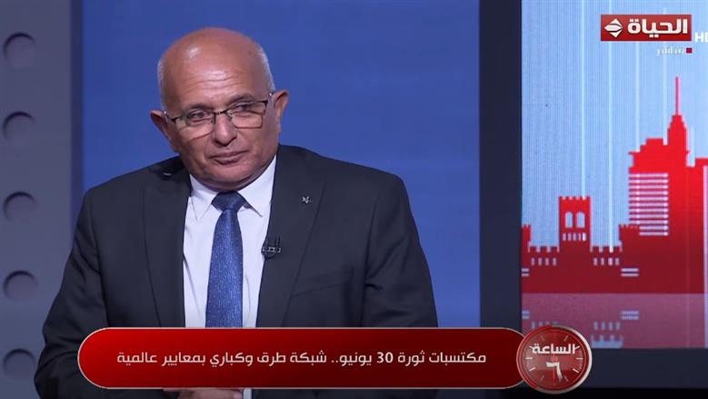 مساعد وزير النقل: الأتوبيس الترددي يستوعب 60 راكبًا بما يعادل 4 رحلات ميكروباص