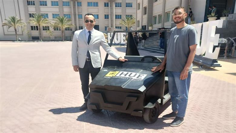 من «الصنايع» لـ«الهندسة».. «محمد» يصمم سيارة بـ27 ألف جنيه للطرق والبضائع