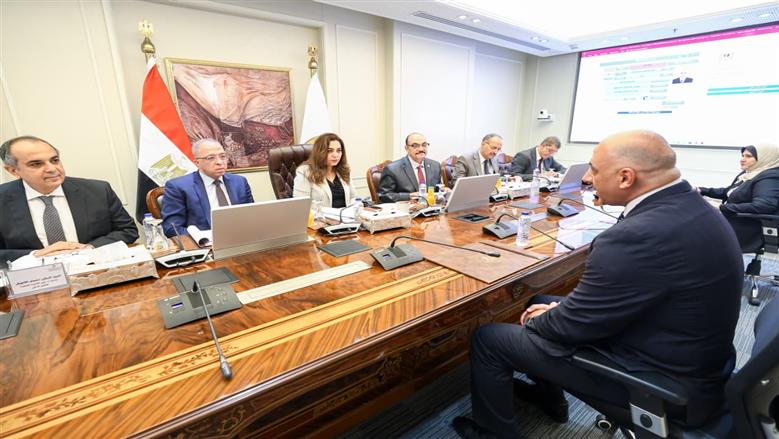 وزيرة التنمية المحلية تترأس لجنة اختبار 444 مرشحا لشغل 23 وظيفة قيادية