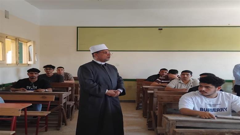 «أزهر سوهاج»: امتحان الرياضيات البحتة جاء وفق المقررات الدراسية