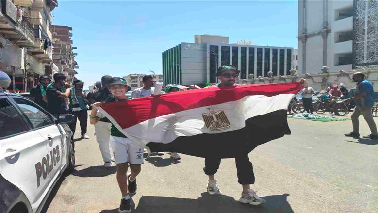 جماهير المصري تساند فريقها