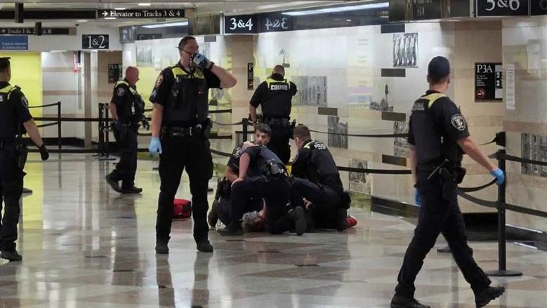 طعن 5 أشخاص بمحطة بنسلفانيا في نيويورك