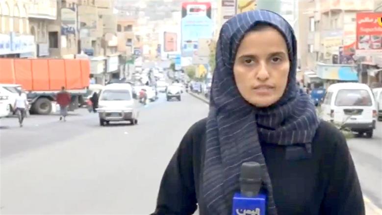 «عبير عبدالله» مراسلة يمنية تعرضت لإطلاق نار وهددتها جماعة مسلحة: الصحفي المستقل يواجه المخاطر وحده