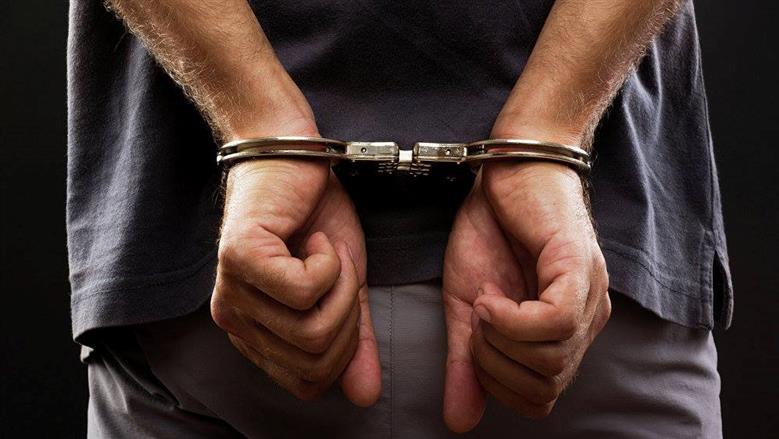 ضبط شقيقين بتهمة التحرش بطفل وإدارة محل بدون ترخيص في أسيوط 