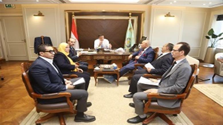 وزير الزراعة يلتقي نواب البرلمان والشيوخ لبحث طلبات المواطنين وحل مشكلات الأسمدة