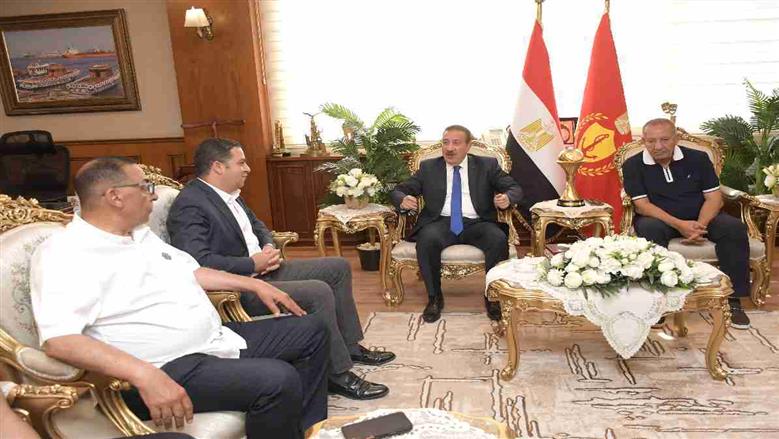محافظ بورسعيد يستقبل لاعبين ومجلس اداره المصري