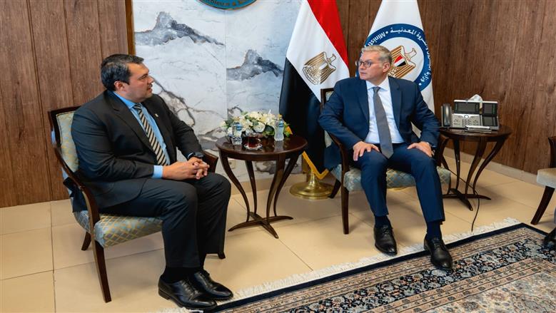 وزارة البترول تبحث توظيف الذكاء الاصطناعي في عمليات الحفر والاستكشاف وإدارة الأصول