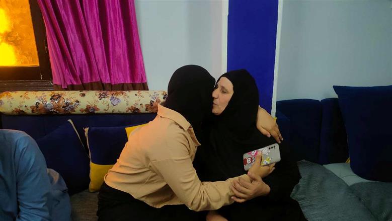 وسط فرحة أسرتها.. «هناء» ابنة أسيود الأولى على الجمهورية في الدبلومات الفنية الصناعية: «حلمي أدخل كلية حاسبات ومعلومات»