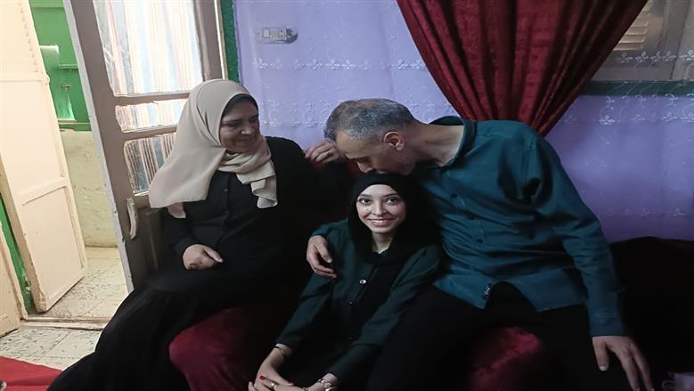 تحدت الإحباط لتصبح الأولى على الجمهورية.. كيف قادت الصدفة «رحمة» إلى تحقيق حلمها؟