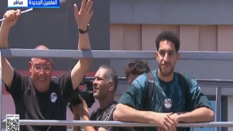 الباص المكشوف