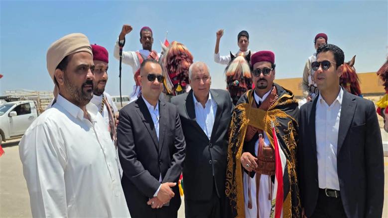 بالخيول والزي البدوي.. فرسان مطروح يستقبلون أبطال المنتخب الوطني «صور»